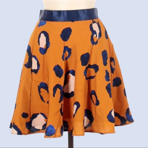 Women's Leopard Print A-Line Mini Skirt - Picture 3 of 10